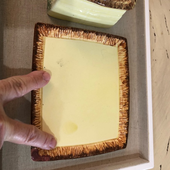 Keele St. Pottery, pre 1947, covered butter or cheese plate - Picture 6 of 12